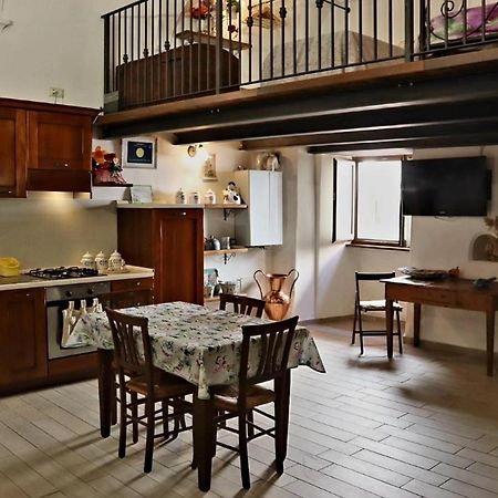 Twins' Historical Apartment Trevi Bagian luar foto