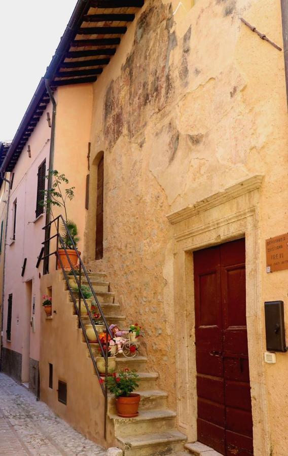 Twins' Historical Apartment Trevi Bagian luar foto